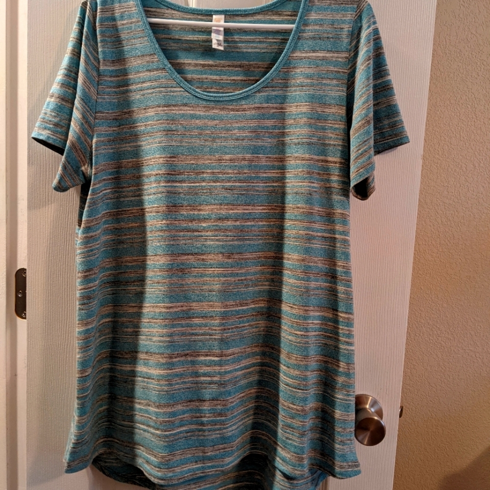 LuLaRoe XL tee